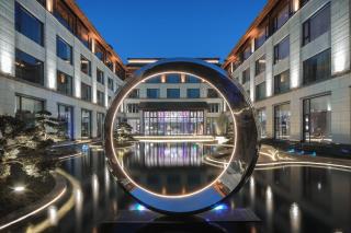 Hampton by Hilton - 4