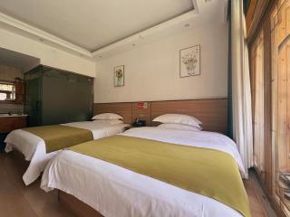 Fenghuang Ancient Town Fuyuan Riverside Homestay - 2