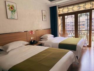 Fenghuang Ancient Town Fuyuan Riverside Homestay - 3