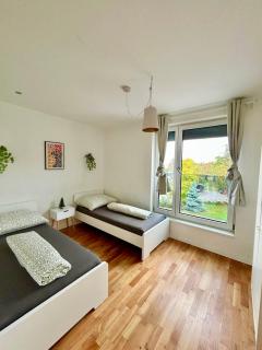 Modern Spacious Apartment with Free Parking - 6