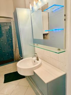 Spacious Classical Style Apartment - 3