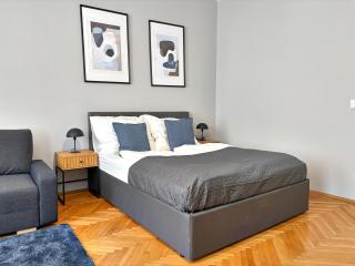 Next to Lugner City and Stadthalle I Close to Metro - 8