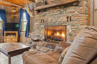 Pet-Friendly Cabin Retreat in the Ozarks of Scenic Newton County, Arkansas - Jasper - 9
