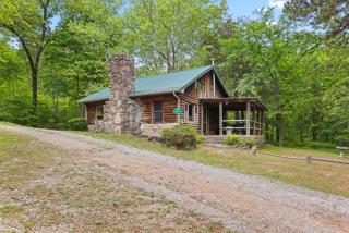 Pet-Friendly Cabin Retreat in the Ozarks of Scenic Newton County, Arkansas - 0