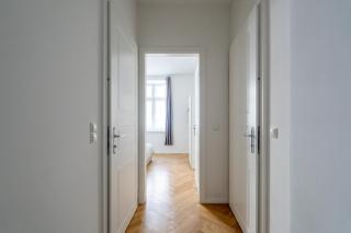 Chic Apartment with Balcony near Center - 4