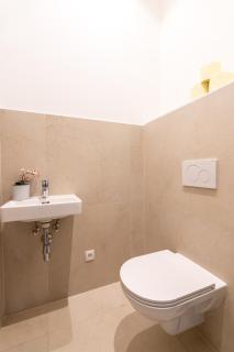 Chic Apartment with Balcony near Center - 5