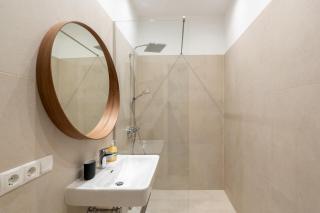 Chic Apartment with Balcony near Center - 3