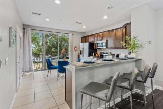 Modern 3BR Condo with Balcony at Vista Cay - Orlando - 3