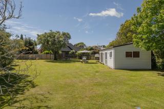 MCKE129 - Classic Kiwi Bach Escape - 8