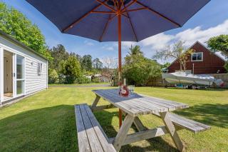 MCKE129 - Classic Kiwi Bach Escape - 1