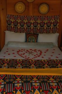 African Camp Huts Plus Free Massage With Sauna And Hot Tub - 2