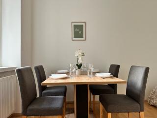 Long-Term Stylish Apartment with Free Parking - 2