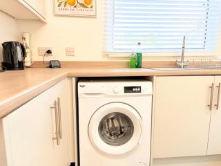 Quite Contractor Stay with Private Driveway and Smart TV bedrooms - 7