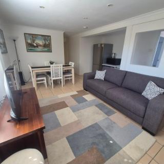 1 Breezy Retreats A Cosy Getaway - 0