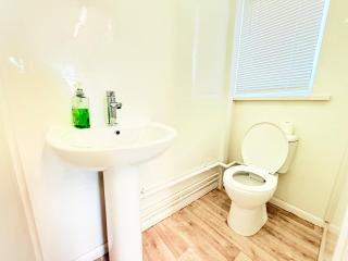 Quite Contractor Stay with Private Driveway - 5