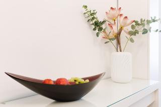 Central Renovated Apartment with Free Parking & AC - 7