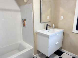Recently Renovated 1924 DUTCH in Royal Oak - 5