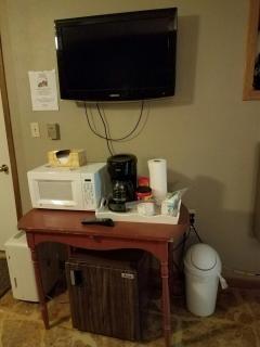 Roomy Vacation Rental for Two with a Private Bathroom near Cedar Rapids, Iowa - 2