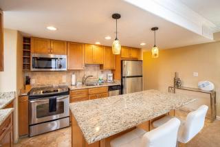 Kaanapali Shores 942 · KS 942 Spacious Top Floor Studio w Ocean - 9