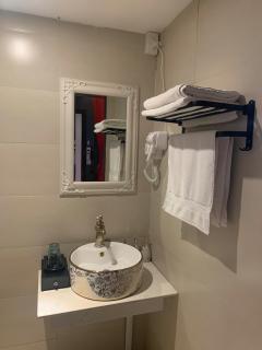 Lan Quế Phường Hotel - 9