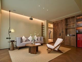 Zhangjiajie Juanjie Luxury Resorts--Provide free one-way airport pick-up service - 1