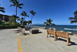 Hale Ono Loa 120 · HOL 120 Oceanfront 2BD w Ocean View AC Pool - 1