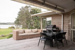 Tranquil Waterfront Getaway - Point Wells - 9