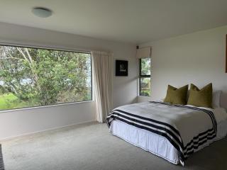 Tranquil Waterfront Getaway - Point Wells - 3