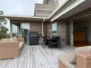 Tranquil Waterfront Getaway - Point Wells - 4