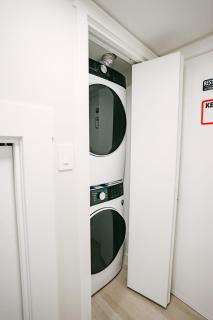 Cozy & Stylish 1BR Suite - 4