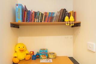 Stylish 4BR Easy CBD Access Walk to Train & Shops - 5