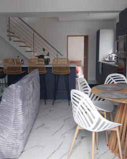 Maison neuve, agréable avec vue mer et montagne - 4