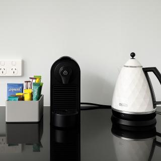 Stylish 4BR Easy CBD Access Walk to Train & Shops - 9