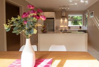 Great Location On Gilbert - 3BR 2 level townhouse - 7