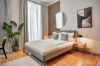 Designer Studio near Danube - 6-min walk to Metro - 1