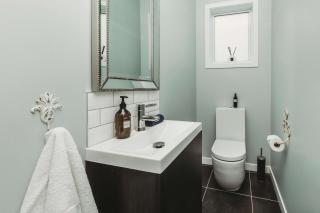 Buller Noire - luxury New Plymouth oceanview home - 2