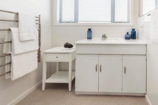 Holiday on Hamblyn - 2 BR home near Fitzroy Beach - 6