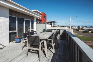 Holiday on Hamblyn - 2 BR home near Fitzroy Beach - 3