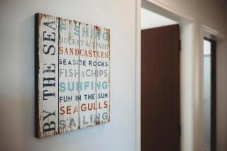 Holiday on Hamblyn - 2 BR home near Fitzroy Beach - 1