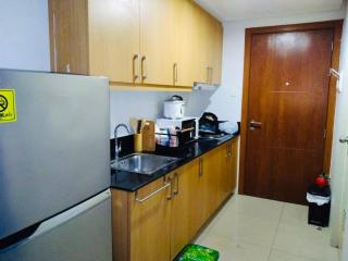 Joyful Pasay Getaway Staycation Condo Near MOA and IKEA near Mall of Asia - 6