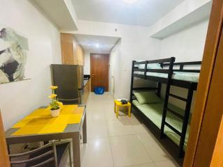 Joyful Pasay Getaway Staycation Condo Near MOA and IKEA near Mall of Asia - 2