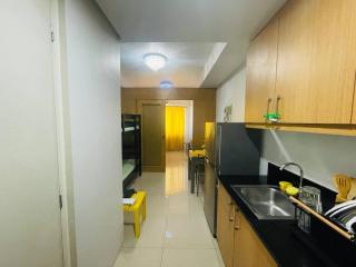 Joyful Pasay Getaway Staycation Condo Near MOA and IKEA near Mall of Asia - 4