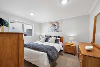 Beachfront Breeze - sea views for days - 1