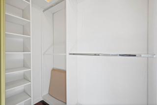 Darling 2 bedroom 1 bathroom Highland Park Home with Jacuzzi and View - 3