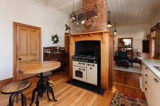 Timeless Treasure - family retreat with garden - 4