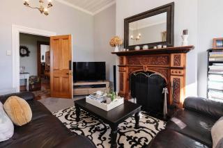 Timeless Treasure - family retreat with garden - 8