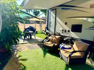 Premium Glamping - Pool Waterslide Wi-Fi & Private Patio Lounge - 3