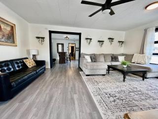 Urban Estates - Peak Haven - Stay Explore Belong - 5