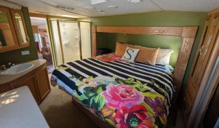 Trailer Glamping - Steps from the beach - 1