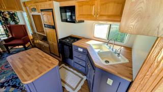 Trailer Glamping - Steps from the beach - 6